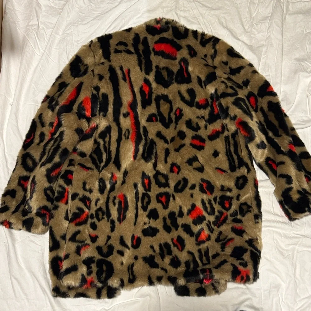 Apparis Bold Leopard Teddy Jacket - Red and Black - Picture 4 of 4